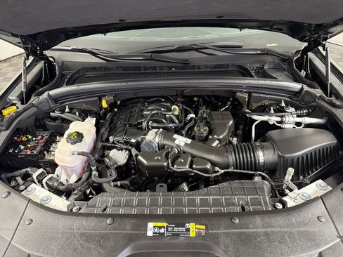 Used 2023 Jeep Grand Cherokee Laredo w/ Luxury Tech Group I image 27