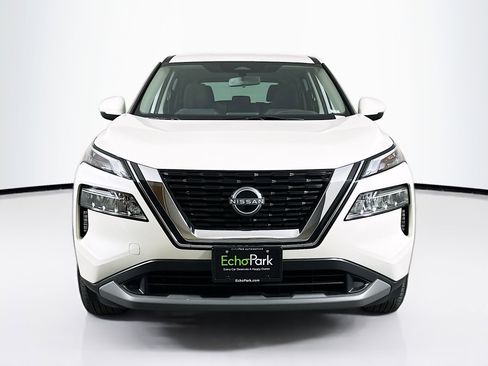 Used 2023 Nissan Rogue SV image 2