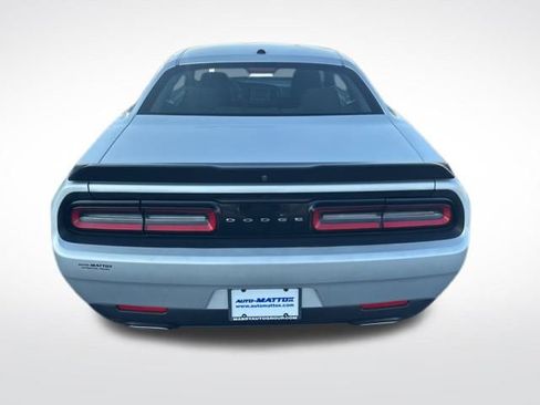 Used 2023 Dodge Challenger SXT image 4