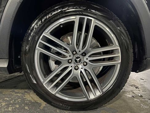 Certified 2025 Mercedes-Benz GLS 450 4MATIC image 9
