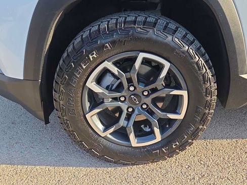 Used 2026 Chevrolet Equinox ACTIV w/ LPO, Floor Liner Package FWD image 12