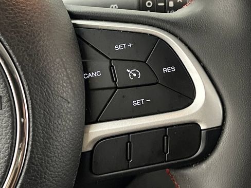 Used 2023 Jeep Renegade Trailhawk AWD/4WD image 45