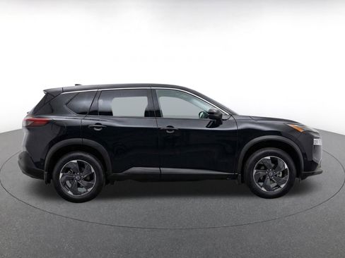Used 2025 Nissan Rogue SV FWD image 14