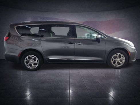 Used 2021 Chrysler Pacifica Limited w/ Premium & Safety Sphere Group AWD/4WD image 6