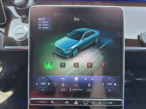 Used 2021 Mercedes-Benz S 580 4MATIC Sedan image 96