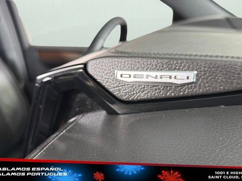 Used 2025 GMC Yukon Denali AWD/4WD image 32