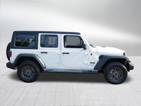 Used 2026 Jeep Wrangler Unlimited Sport AWD/4WD image 8