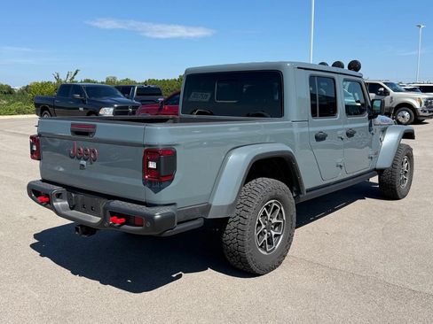 Used 2025 Jeep Gladiator Rubicon AWD/4WD image 11