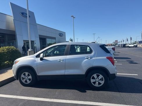 Used 2018 Chevrolet Trax LS AWD/4WD image 9