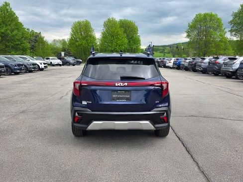 Certified 2024 Kia Seltos EX AWD/4WD image 7