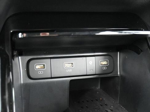 Used 2023 Kia Sorento SX image 27