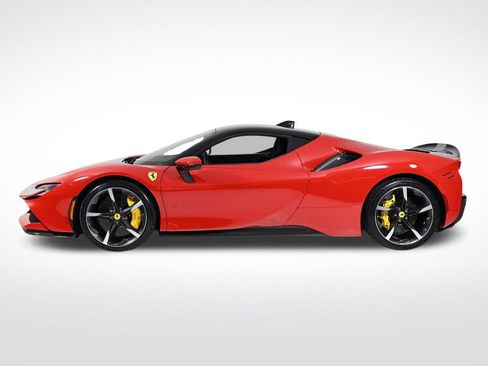 Used 2022 Ferrari SF90 Stradale image 7