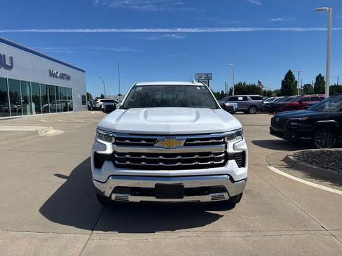 Used 2024 Chevrolet Silverado 1500 LTZ AWD/4WD image 2