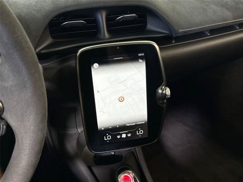 Used 2023 McLaren Artura RWD image 17