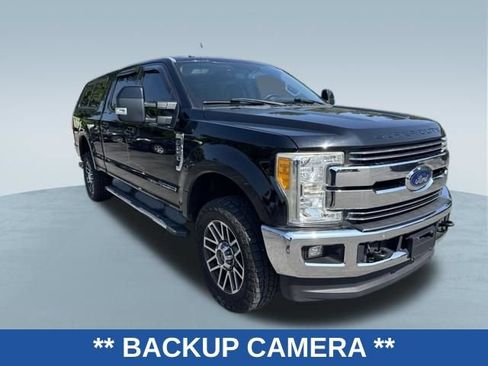 Used 2017 Ford F250 Lariat w/ Lariat Value Package AWD/4WD image 3