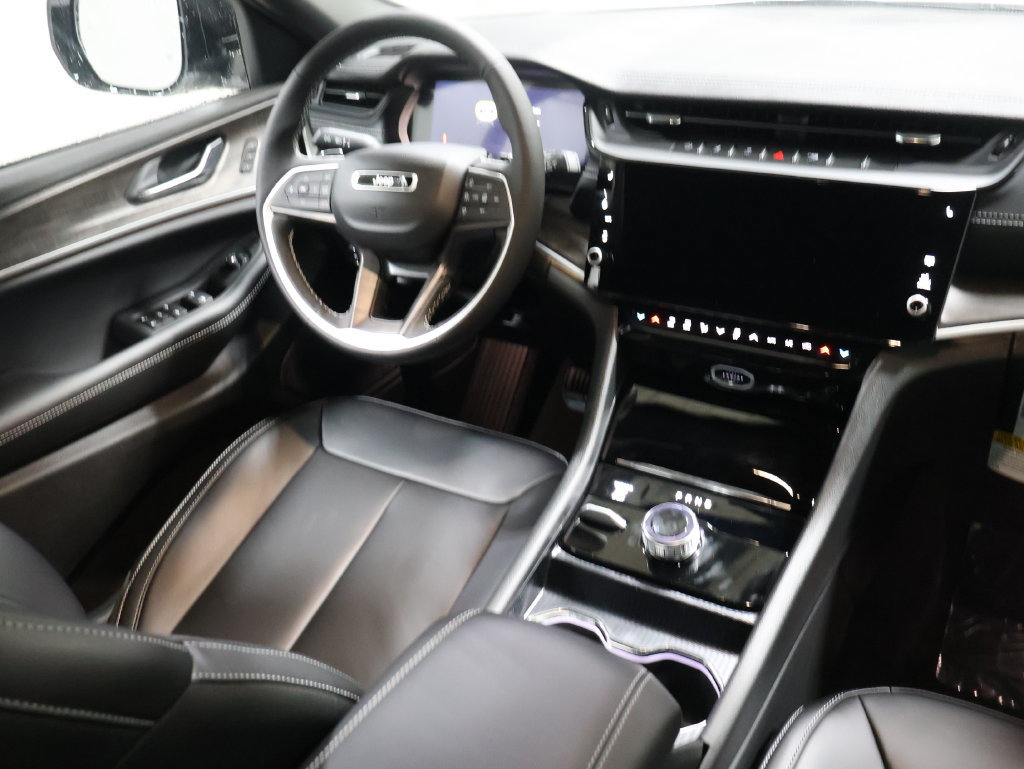 New 2027 Jeep Grand Cherokee Limited AWD/4WD image 19