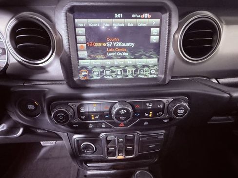 Used 2023 Jeep Gladiator Sport S AWD/4WD image 15