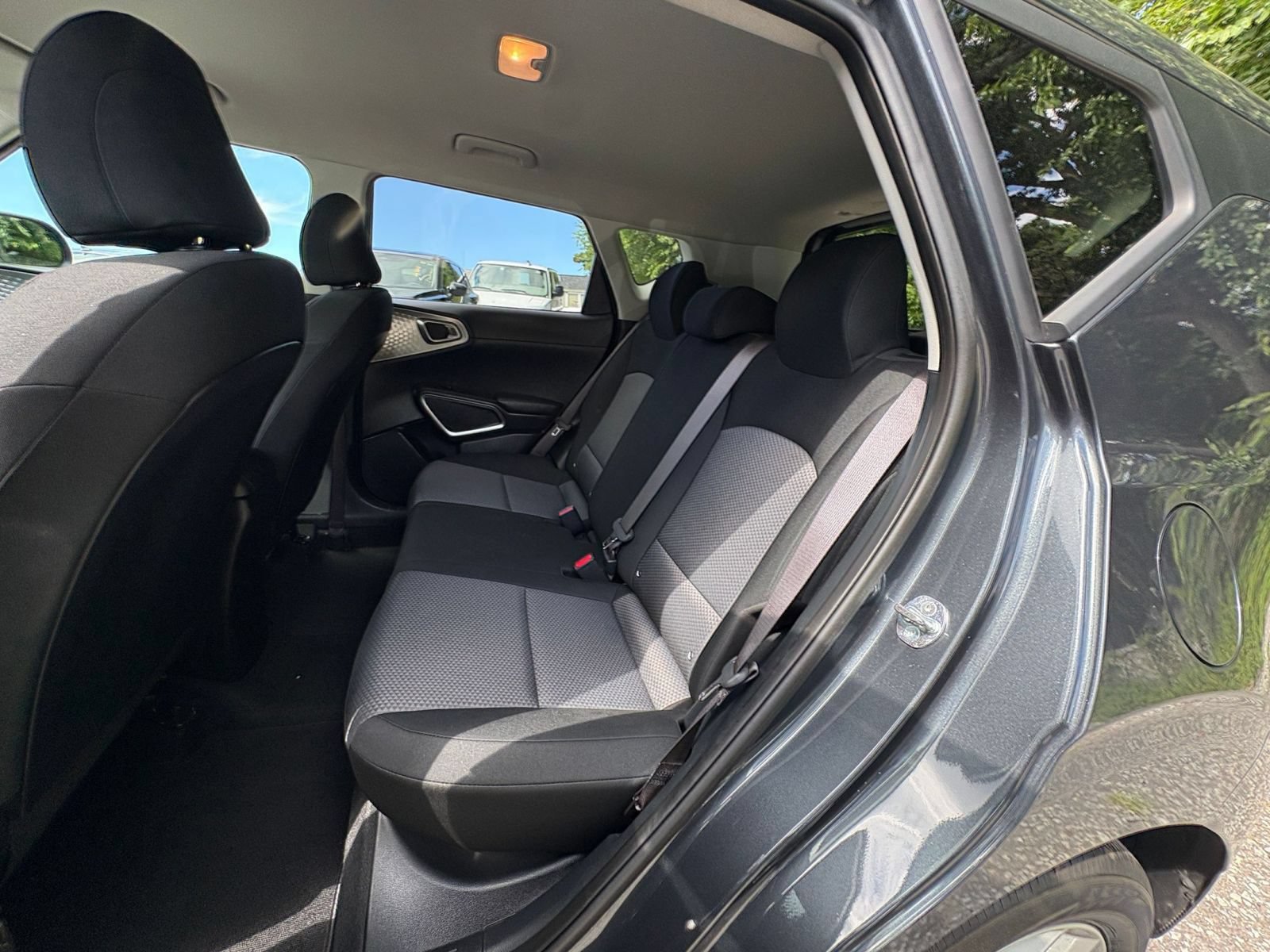 Used 2025 Kia Soul LX w/ LX Technology Package FWD image 20