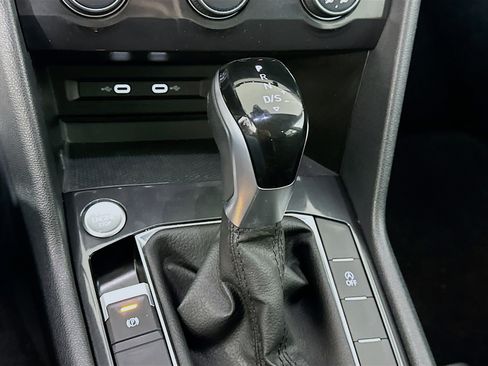 Used 2024 Volkswagen Tiguan Wolfsburg Edition image 25