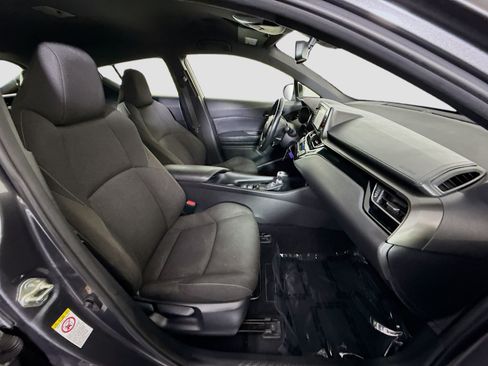 Used 2018 Toyota C-HR XLE FWD image 28