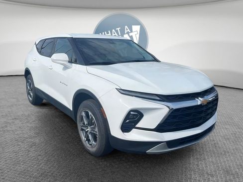 Used 2025 Chevrolet Blazer LT AWD/4WD image 1