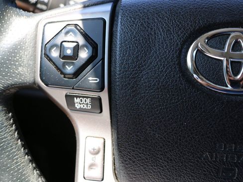 Used 2018 Toyota 4Runner Limited AWD/4WD image 19