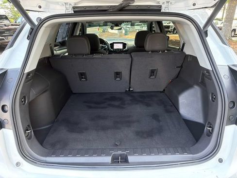 Used 2023 GMC Terrain SLE w/ Driver Convenience Package FWD image 18