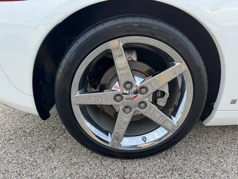 Used 2007 Chevrolet Corvette Convertible RWD image 15