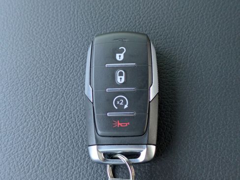 New 2026 RAM 1500 4x4 Crew Cab image 31