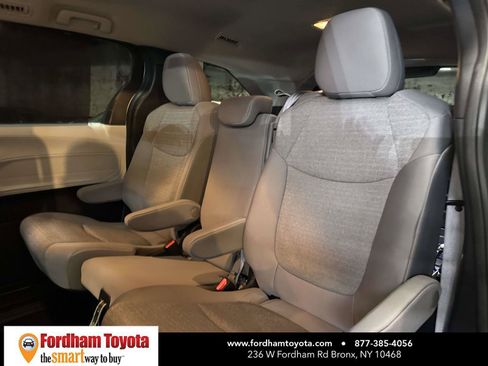 Used 2026 Toyota Sienna LE FWD image 16