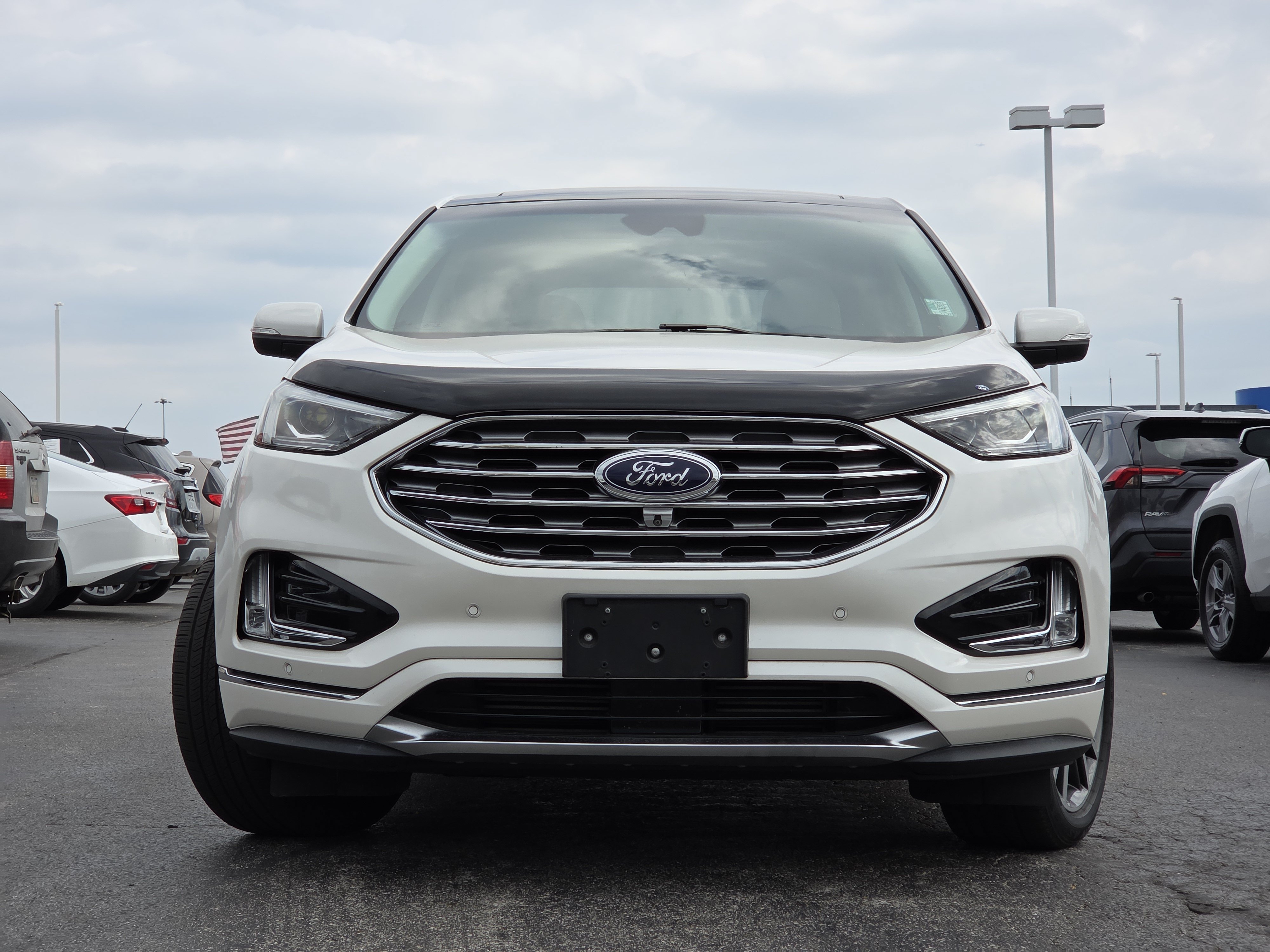 Used 2019 Ford Edge Titanium w/ Equipment Group 301A AWD/4WD image 10