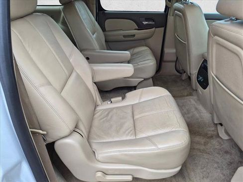 Used 2014 Chevrolet Suburban LT AWD/4WD image 23