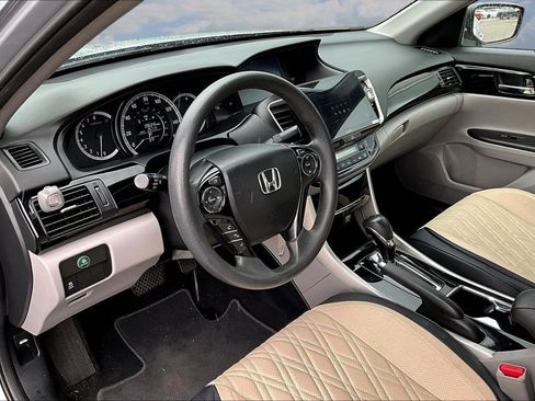 Used 2017 Honda Accord LX image 11