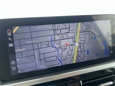 Used 2023 Lexus GX 460 Premium image 18