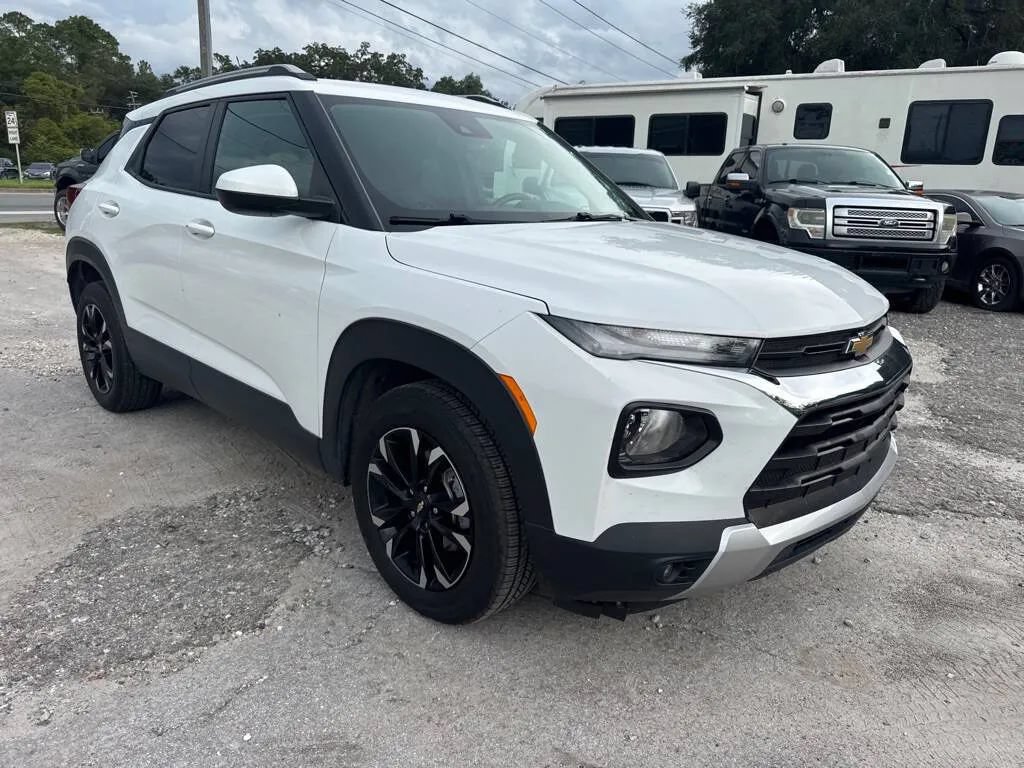 Used 2023 Chevrolet TrailBlazer LT FWD image 3