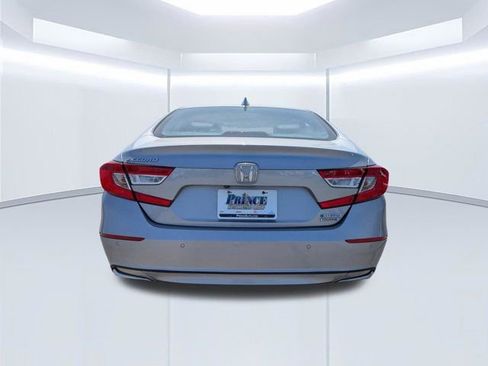 Used 2020 Honda Accord Touring image 5