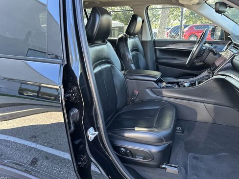 Used 2021 Jeep Grand Cherokee L Limited AWD/4WD image 9