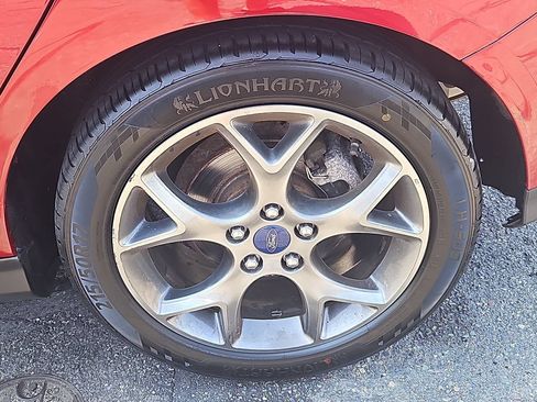 Used 2014 Ford Focus SE w/ Equipment Group 201A FWD image 8