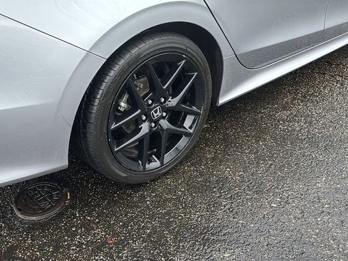 Used 2023 Honda Civic Sport image 8