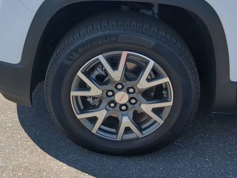Used 2023 GMC Acadia SLE w/ Driver Convenience Package FWD image 12