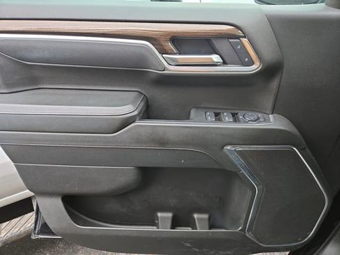 Used 2025 Chevrolet Silverado 1500 LT image 18