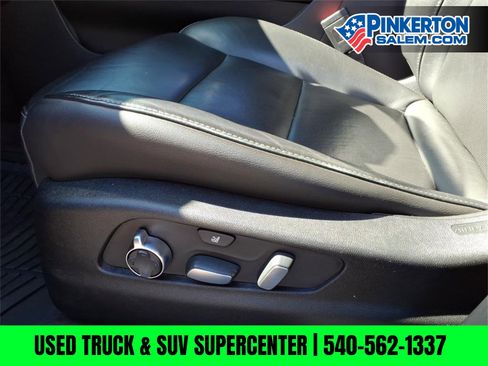 Used 2019 Cadillac XT4 Premium Luxury image 16