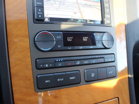 Used 2014 Lincoln Navigator 2WD w/ Equipment Group 101A image 26