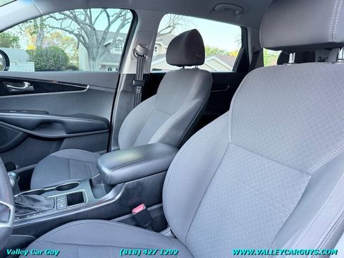 Used 2018 Kia Sorento LX image 13