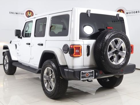 Used 2022 Jeep Wrangler Unlimited Sahara w/ Cold Weather Group AWD/4WD image 4