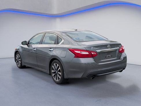 Used 2016 Nissan Altima 2.5 SL w/ 2.5 Technology w/LED Package FWD image 5
