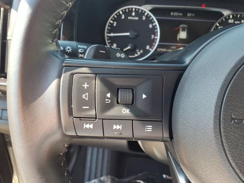 Used 2025 Nissan Pathfinder SV AWD/4WD image 7