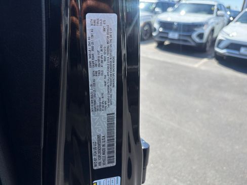 Used 2025 Jeep Wrangler Unlimited Sahara AWD/4WD image 29