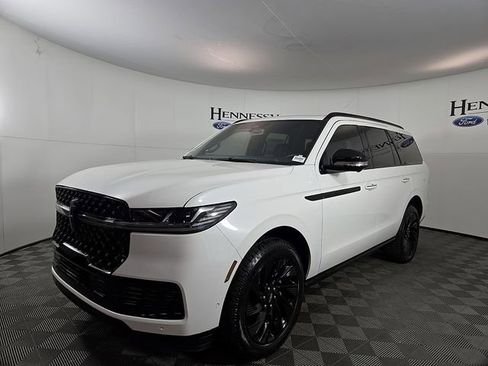 New 2025 Lincoln Navigator Reserve w/ Jet Appearance Package image 2