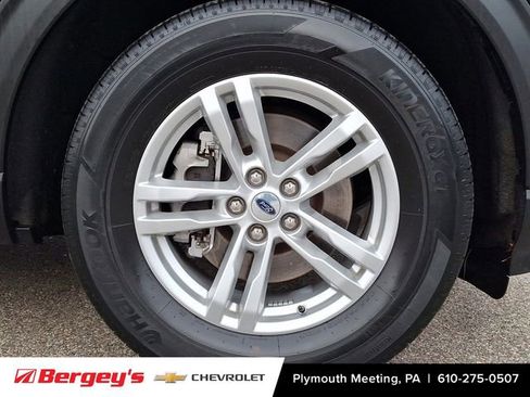 Used 2023 Ford Explorer XLT w/ Equipment Group 202A image 10